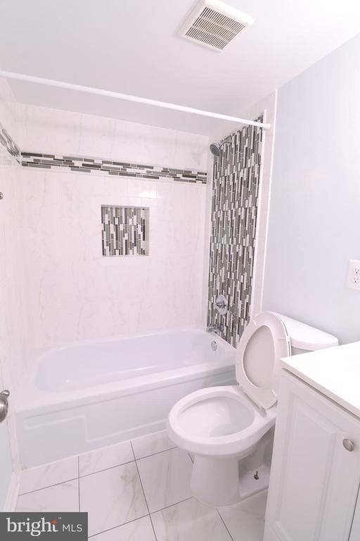 4530 AIRLIE WAY