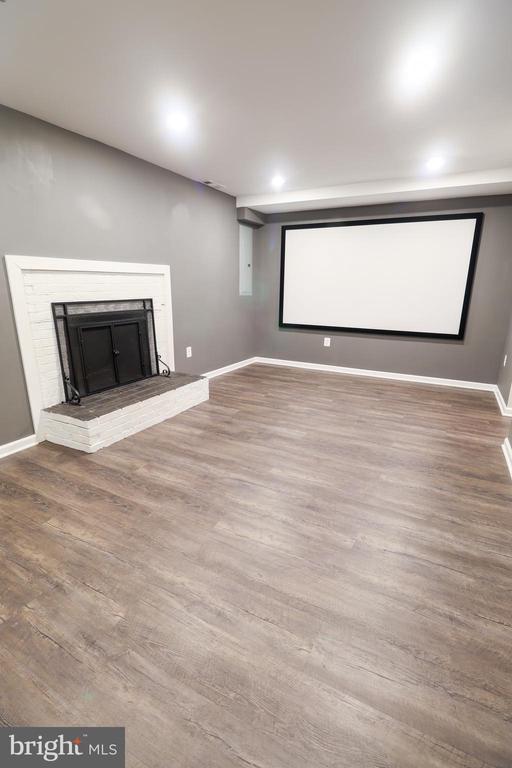 4530 AIRLIE WAY