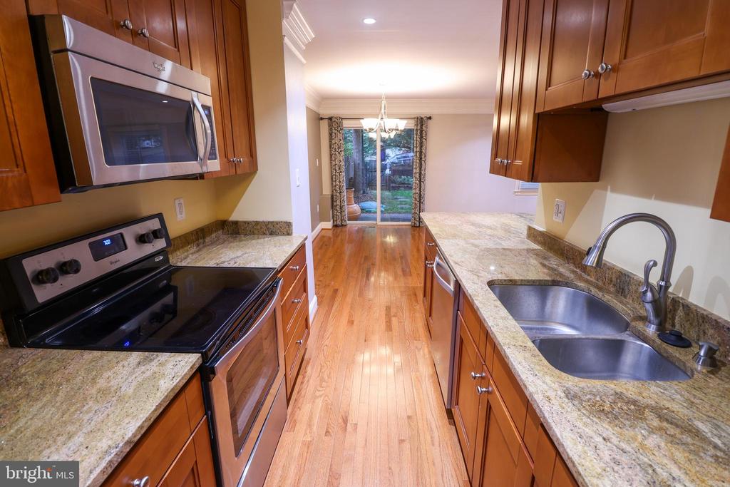 4530 AIRLIE WAY