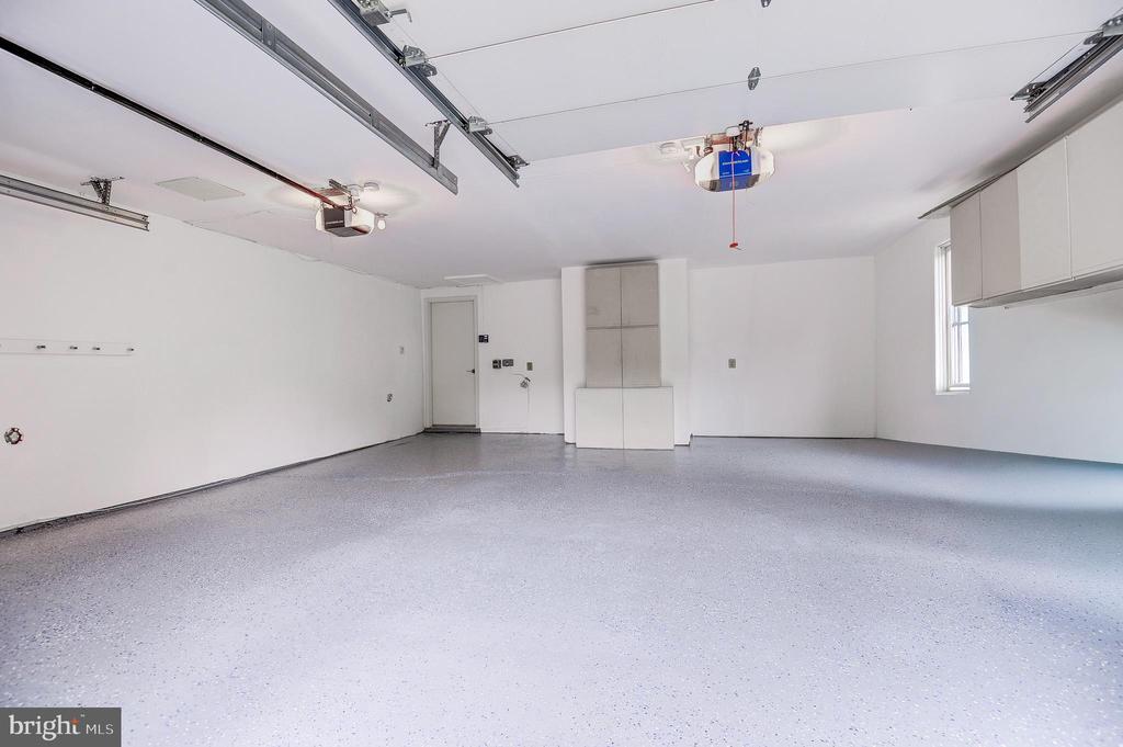 2450 BRUSSELS COURT