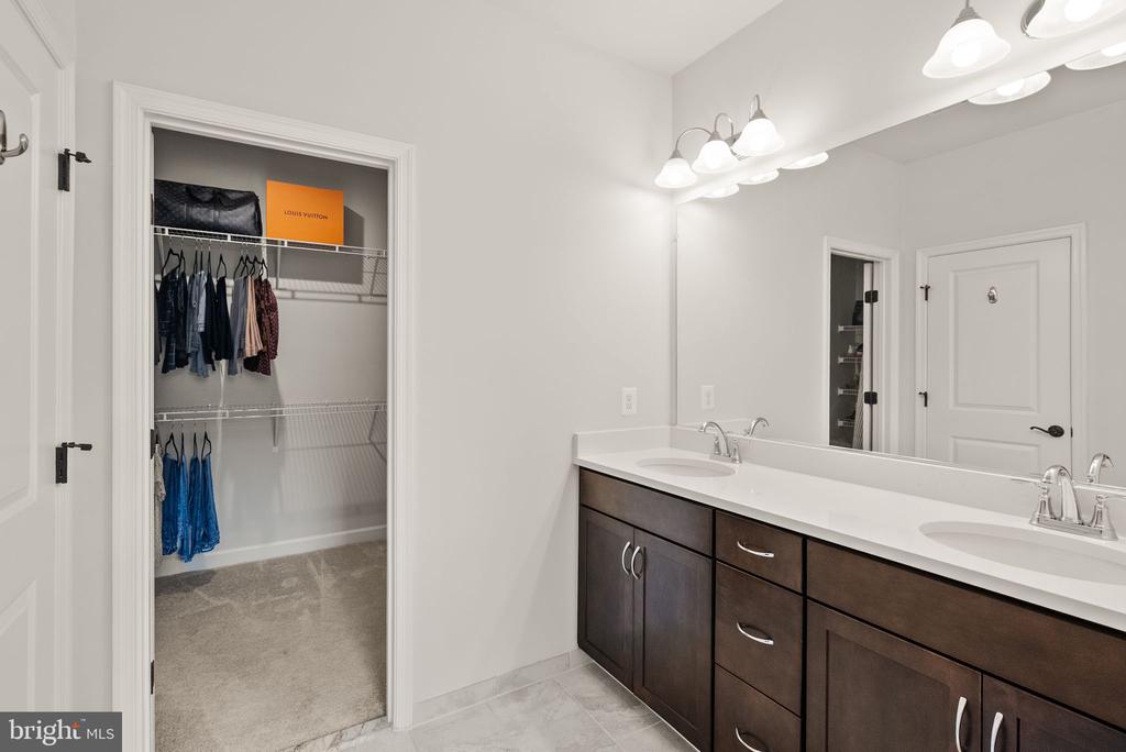 12239 SESSILE COMMONS