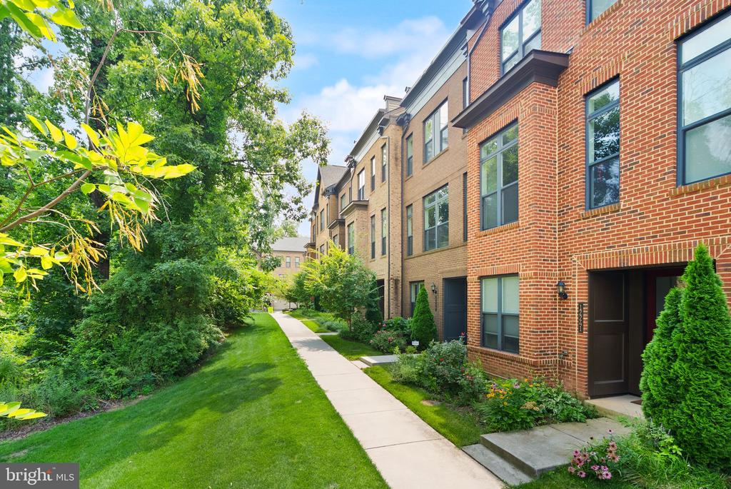12239 SESSILE COMMONS