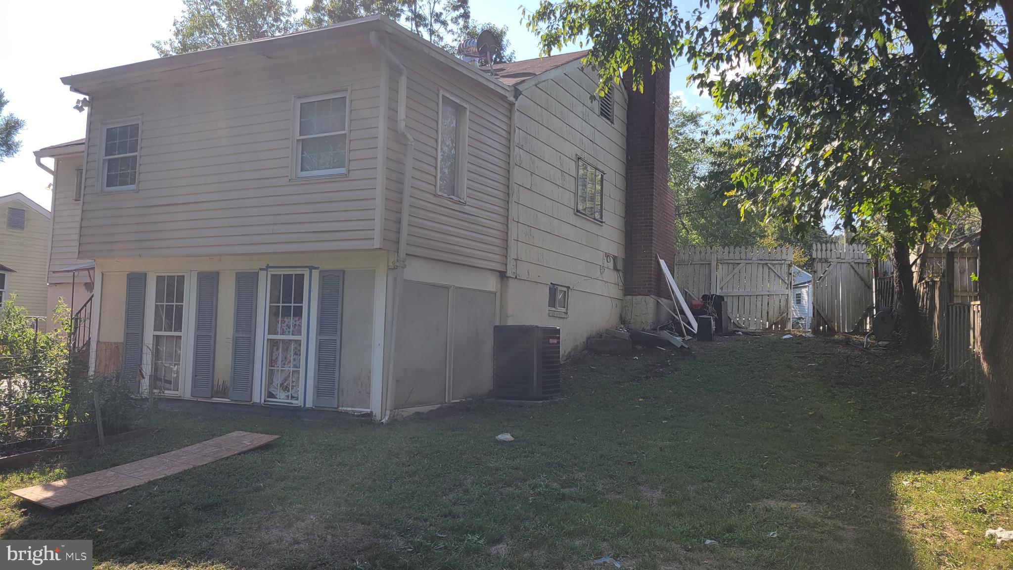 1517 Carter Ln