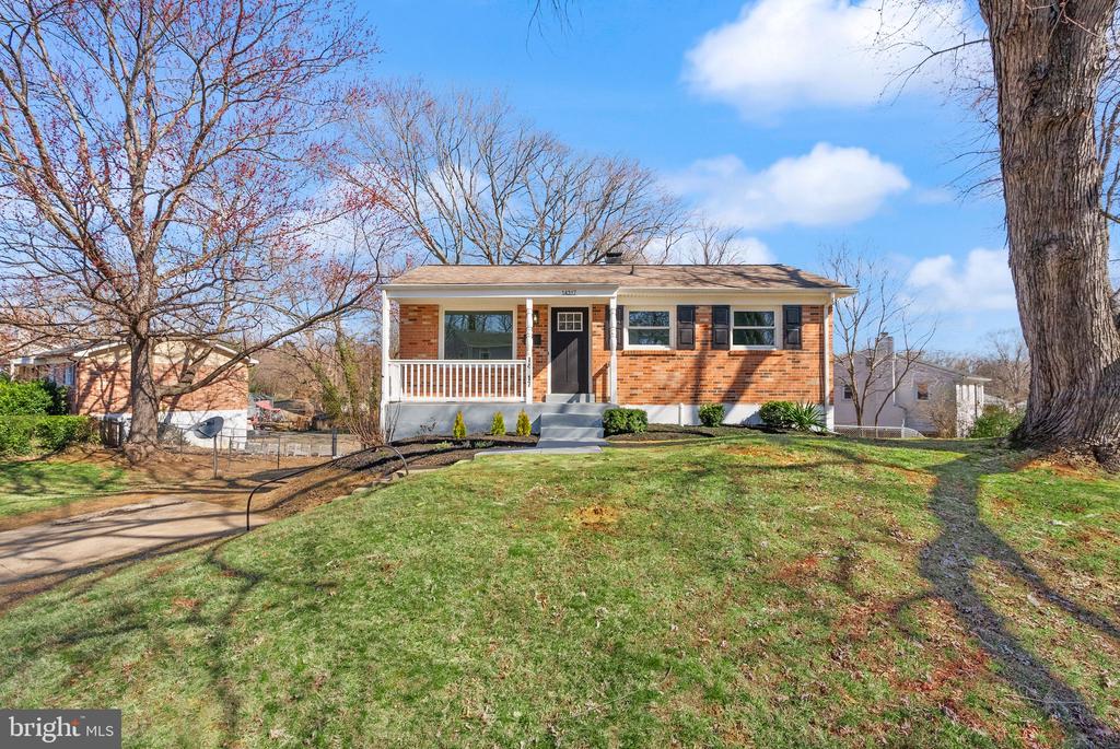 14317 Fairview Ln