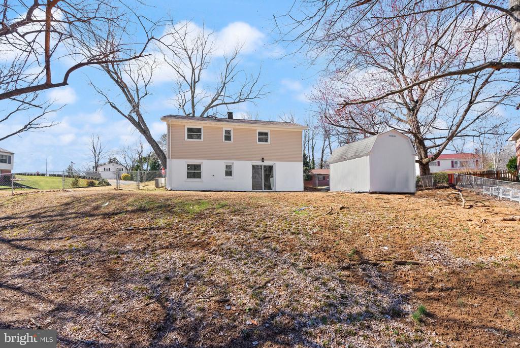 14317 Fairview Ln