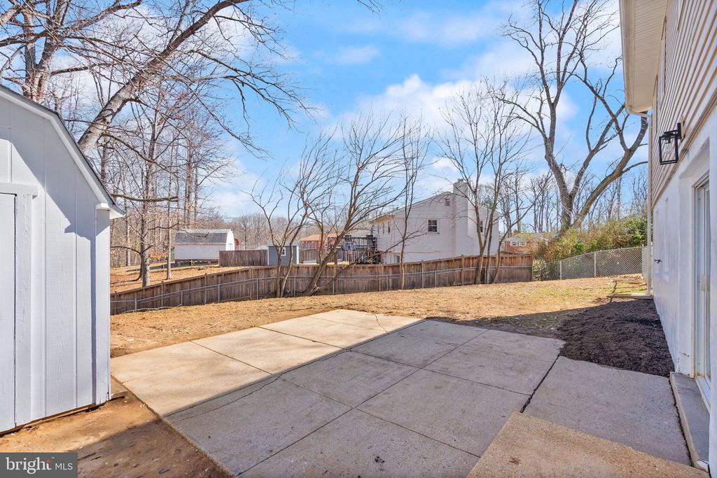 14317 Fairview Ln
