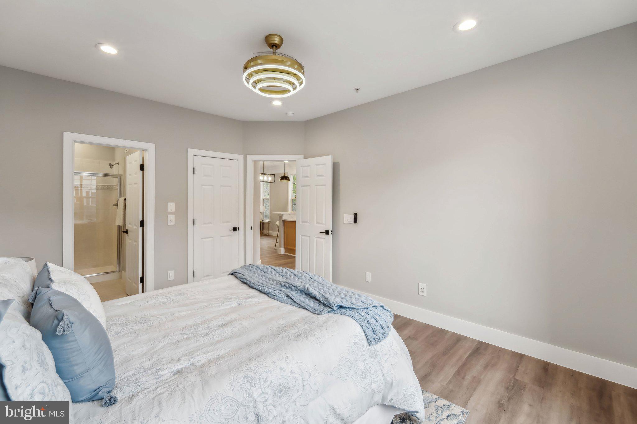 16818 Nuttal Oak Pl