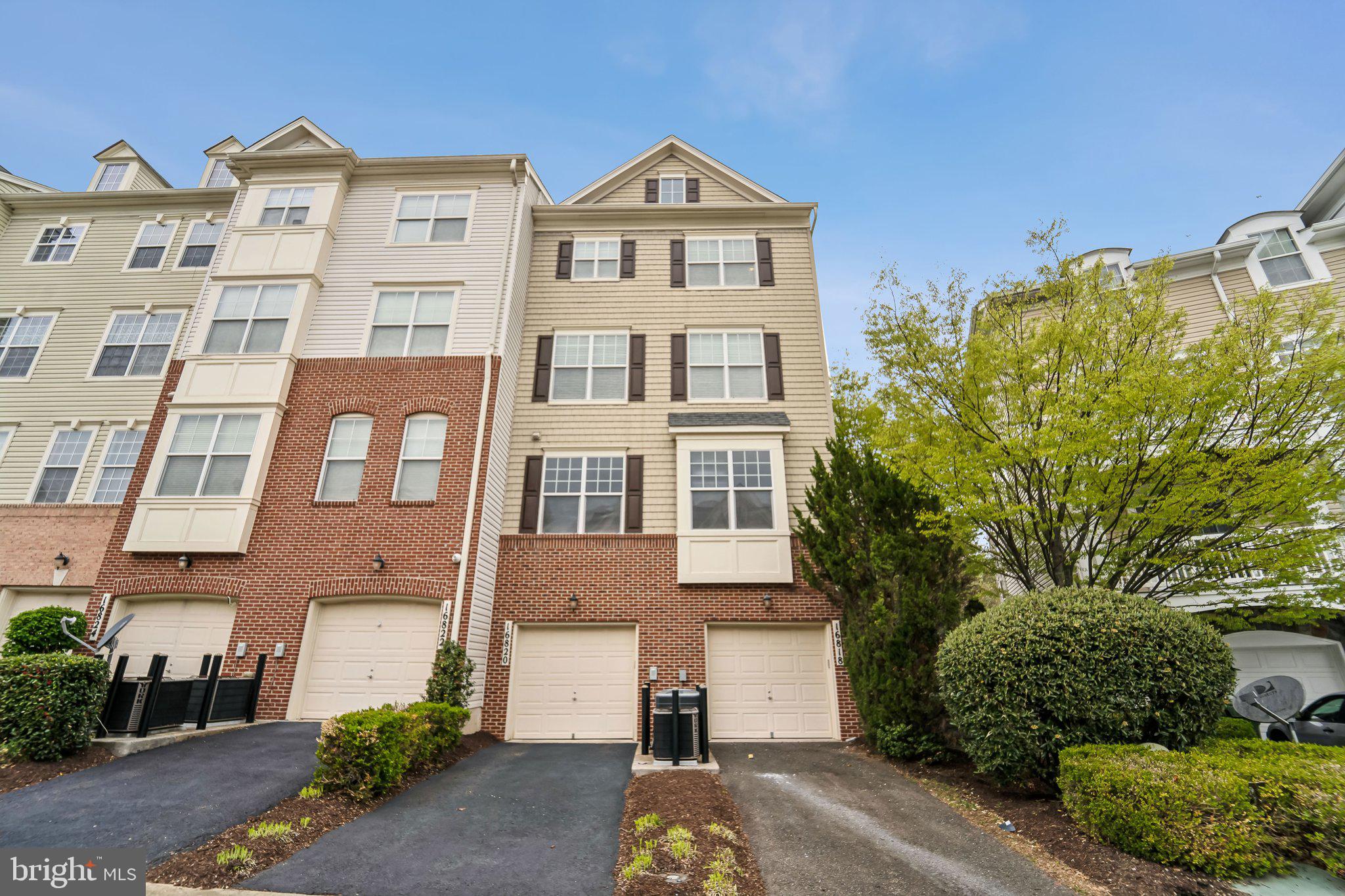 16818 Nuttal Oak Pl