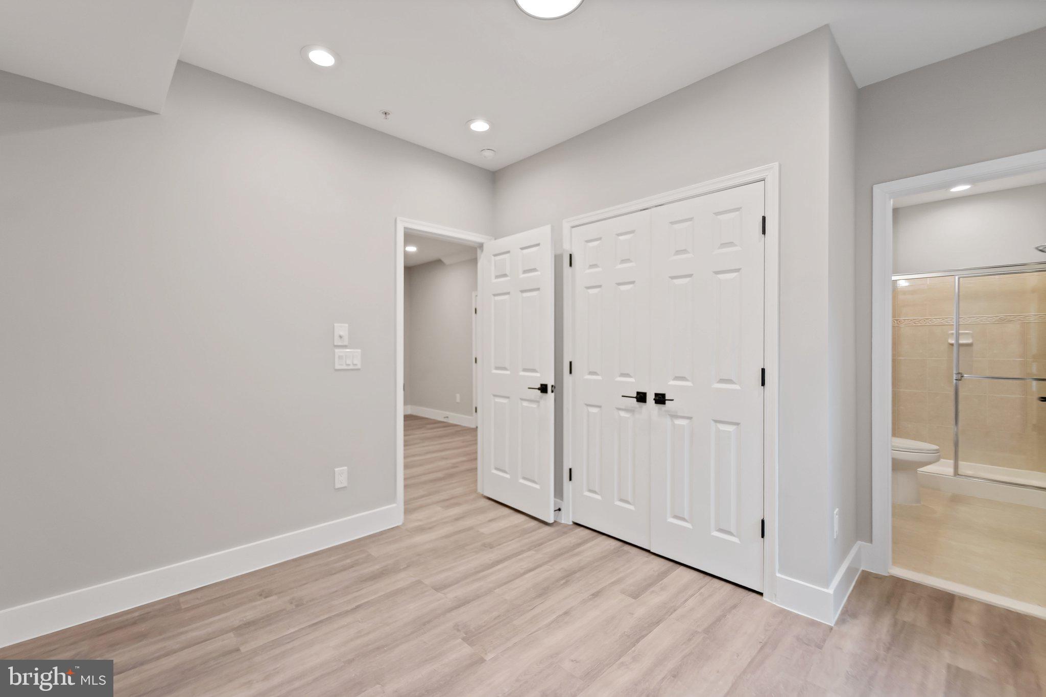 16818 Nuttal Oak Pl
