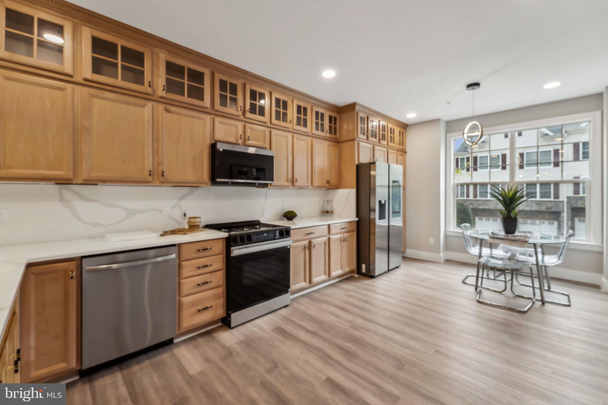16818 Nuttal Oak Pl