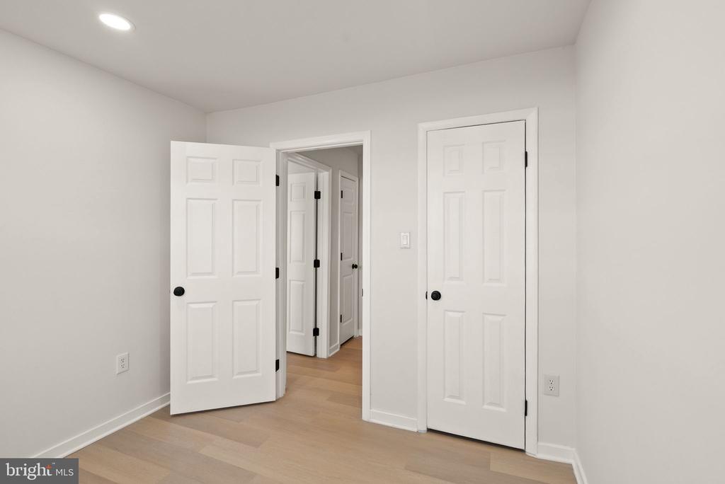2532 Sedgewick Pl