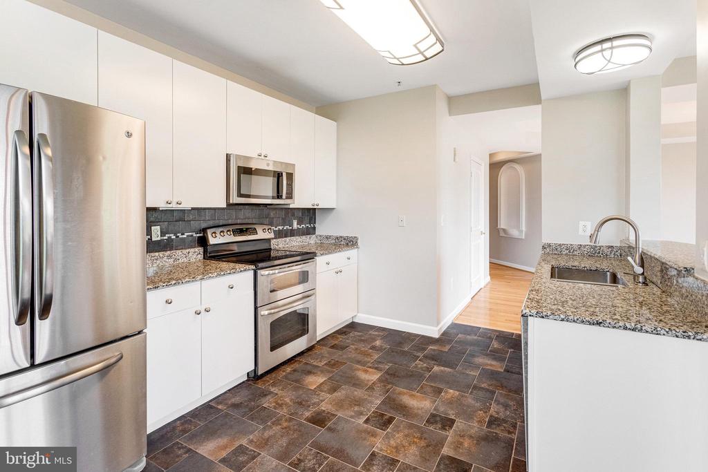 485 HARBOR SIDE STREET 414