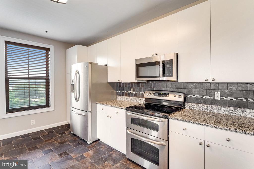 485 HARBOR SIDE STREET 414