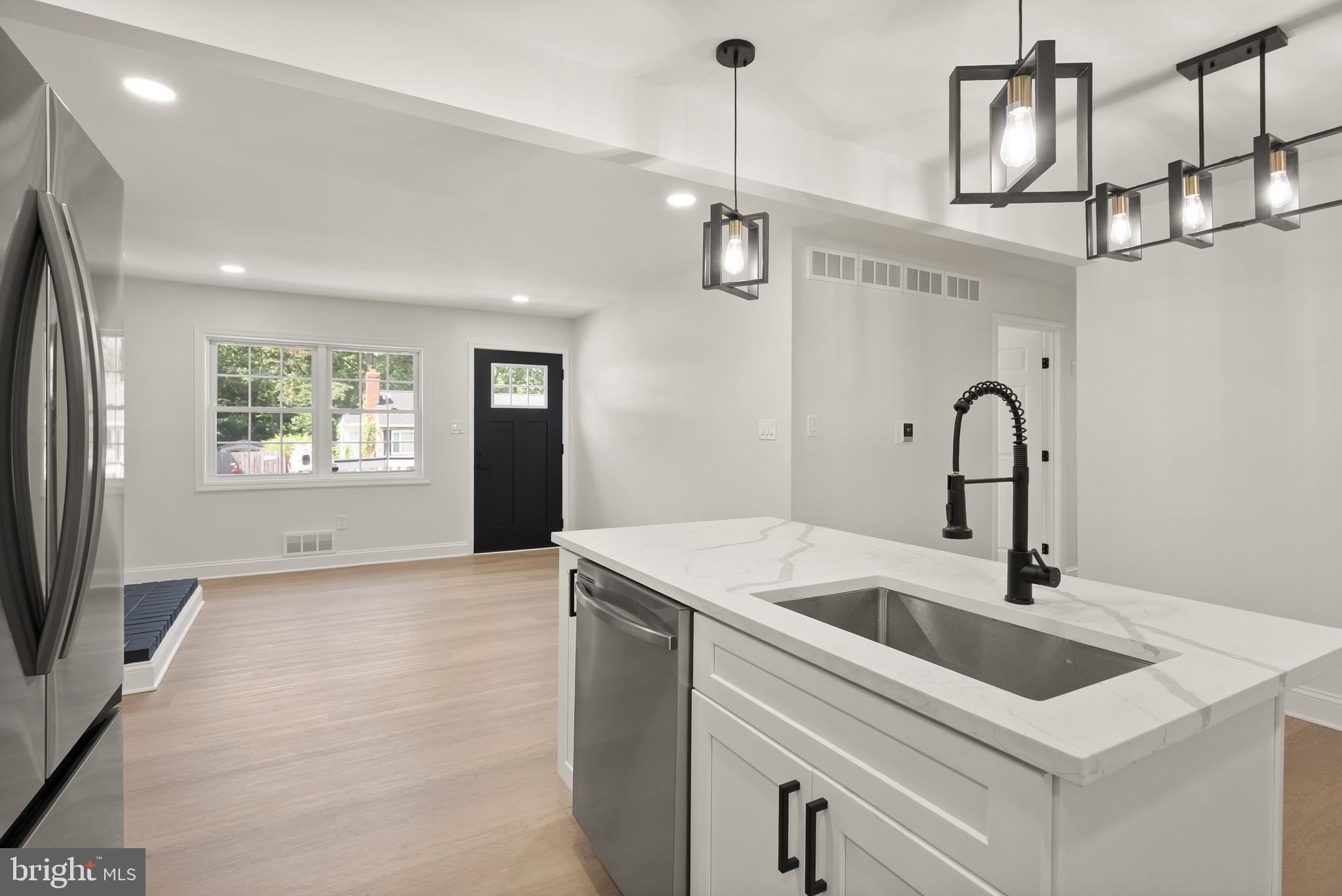 1503 Cecilia Ct