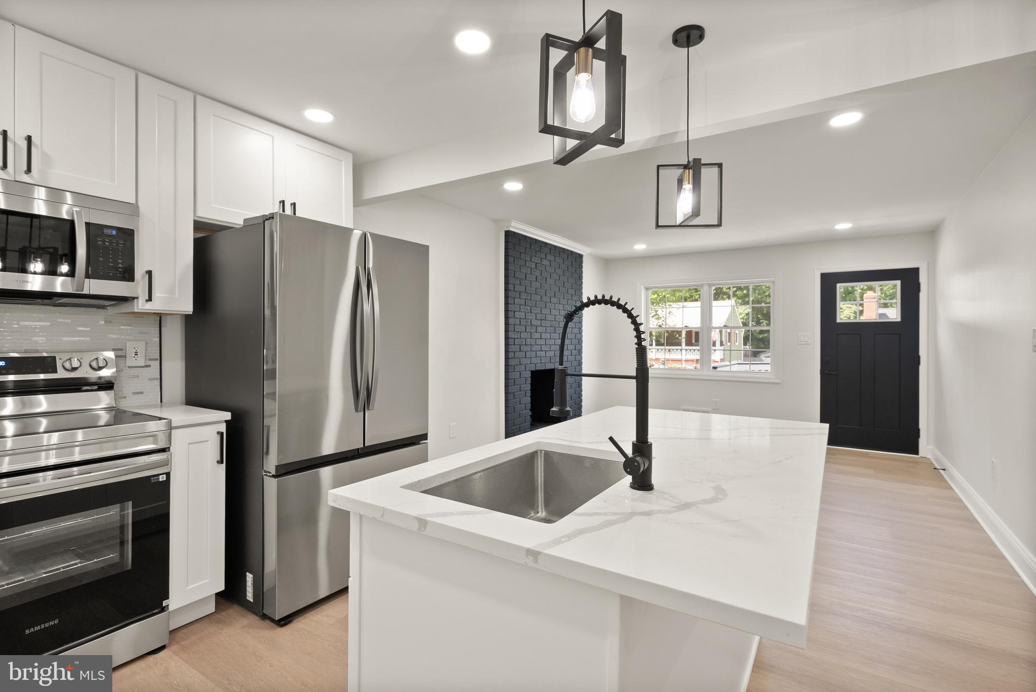 1503 Cecilia Ct