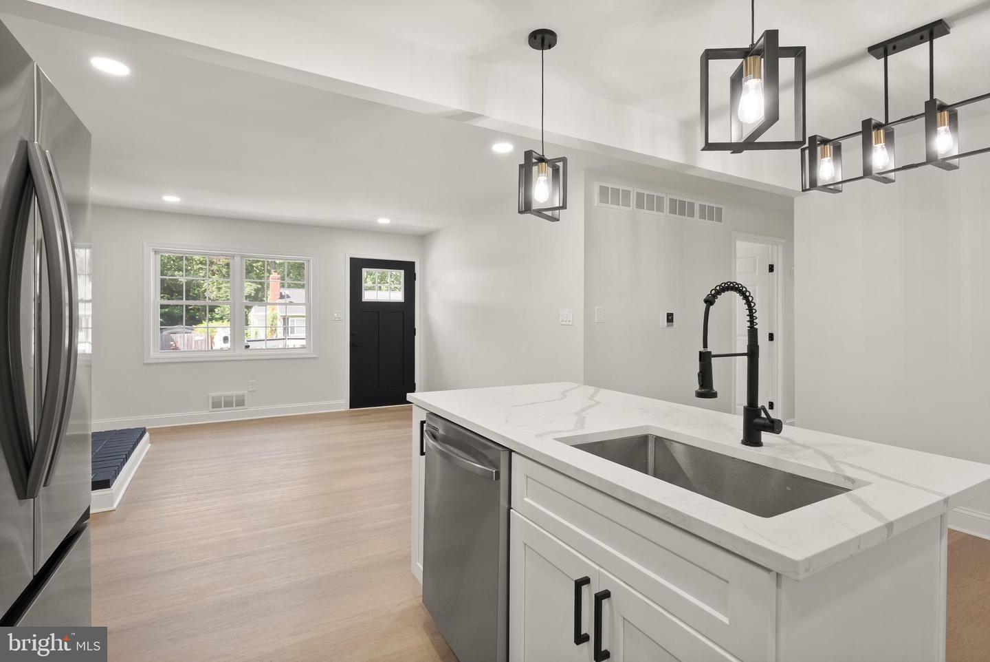 1503 Cecilia Ct