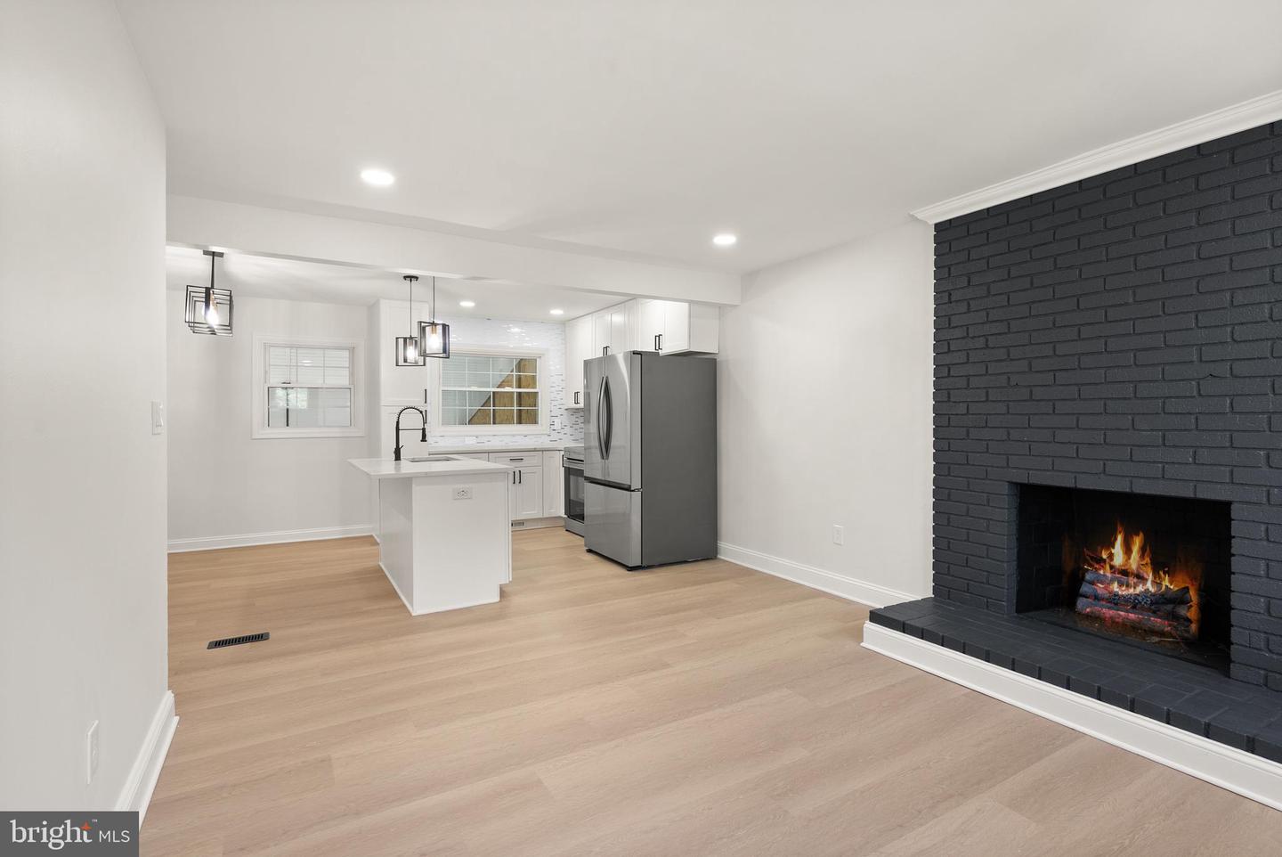 1503 Cecilia Ct