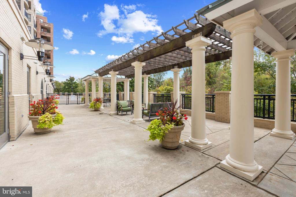 485 HARBOR SIDE STREET 714