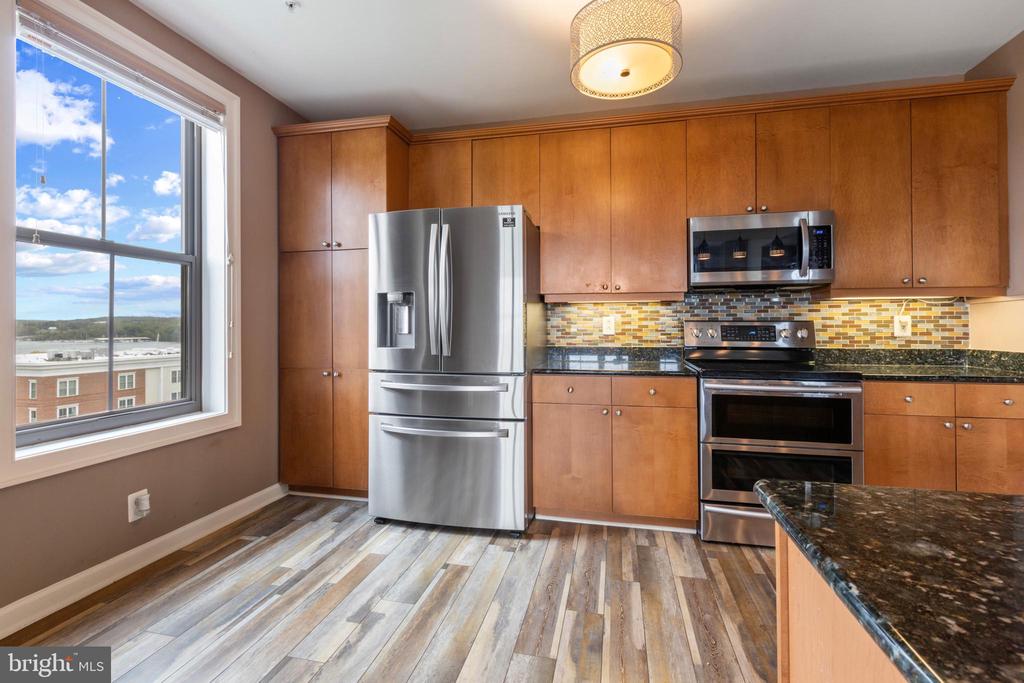 485 HARBOR SIDE STREET 714