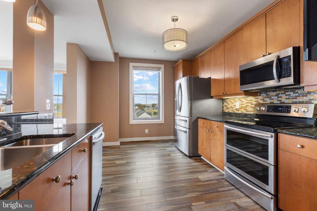 485 HARBOR SIDE STREET 714