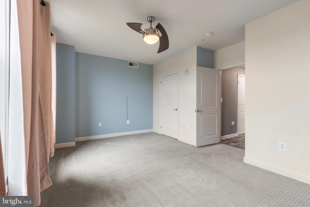 485 HARBOR SIDE STREET 714