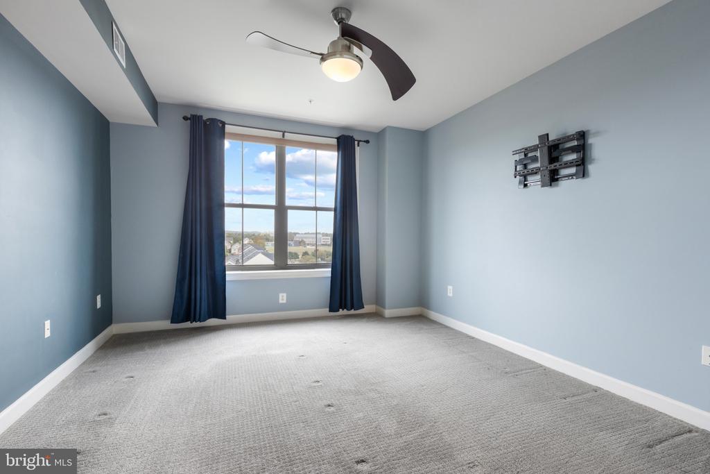 485 HARBOR SIDE STREET 714