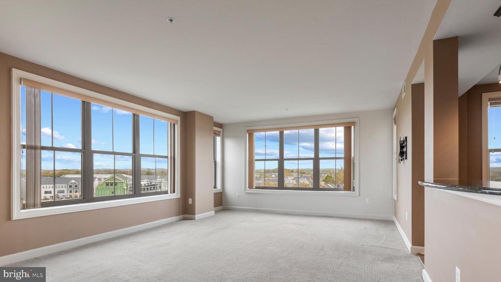 485 HARBOR SIDE STREET 714