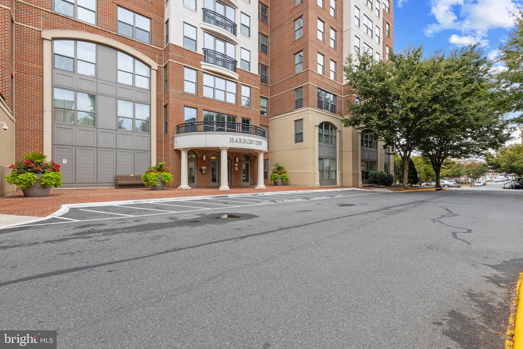485 HARBOR SIDE STREET 714