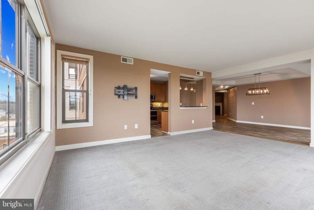 485 HARBOR SIDE STREET 714
