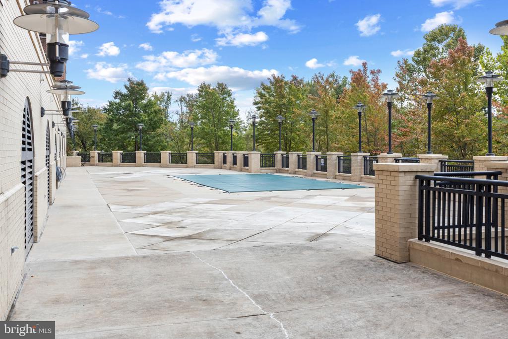 485 HARBOR SIDE STREET 714