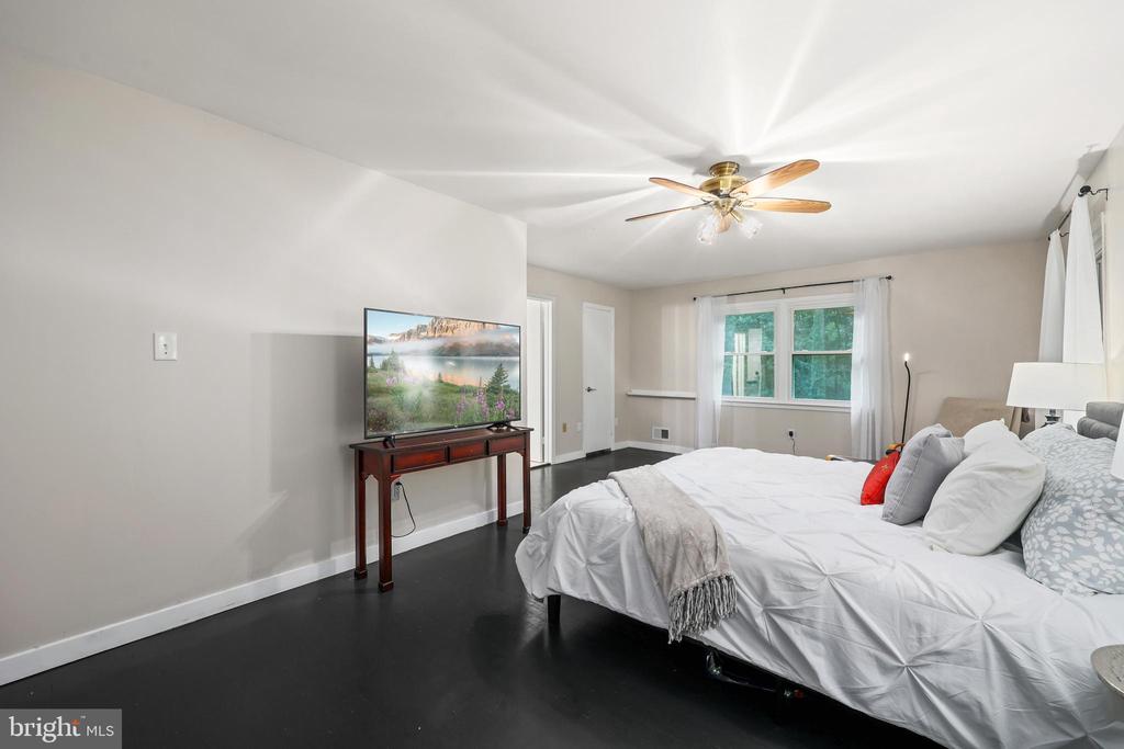 12220 REDWOOD COURT