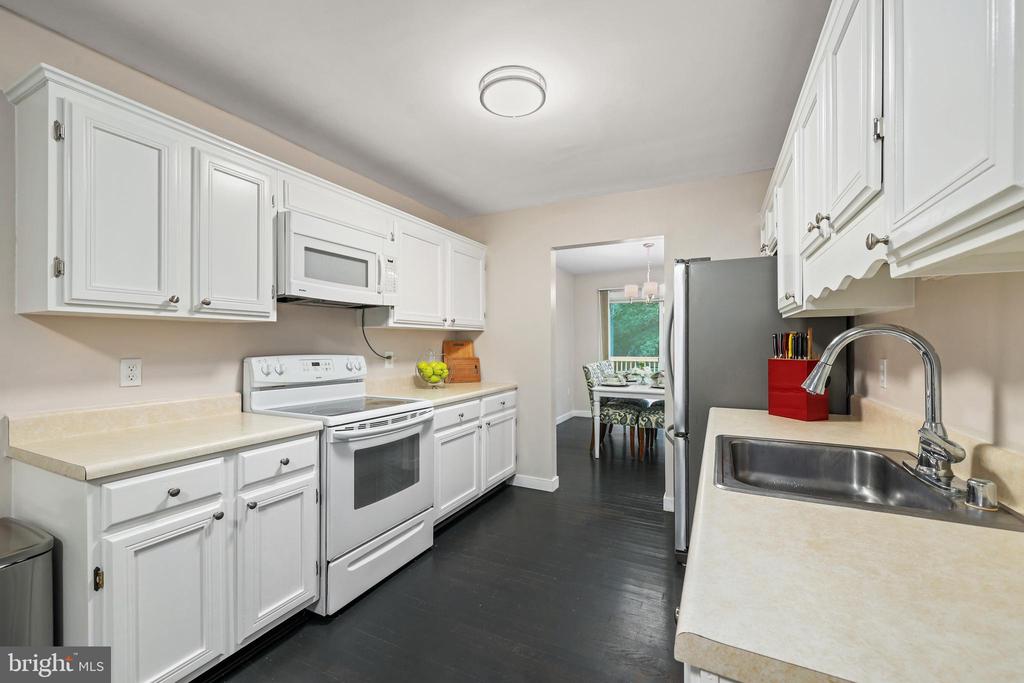 12220 REDWOOD COURT