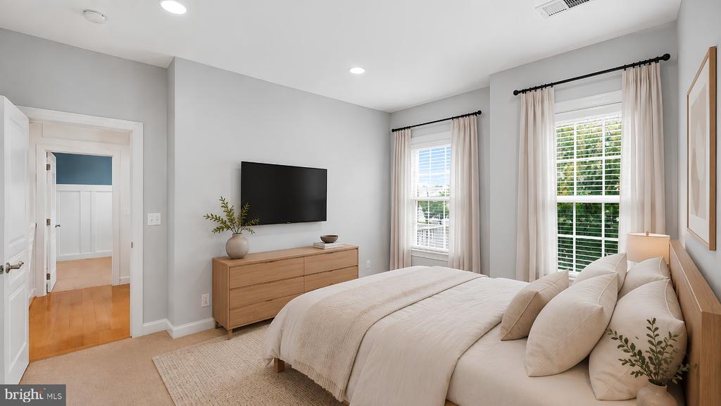 5520 GRACELYN COURT