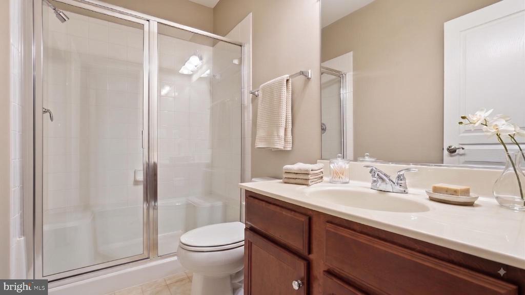 5520 GRACELYN COURT