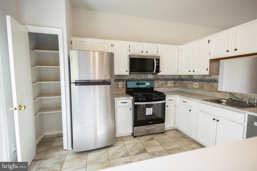 5810 CASCADE DRIVE
