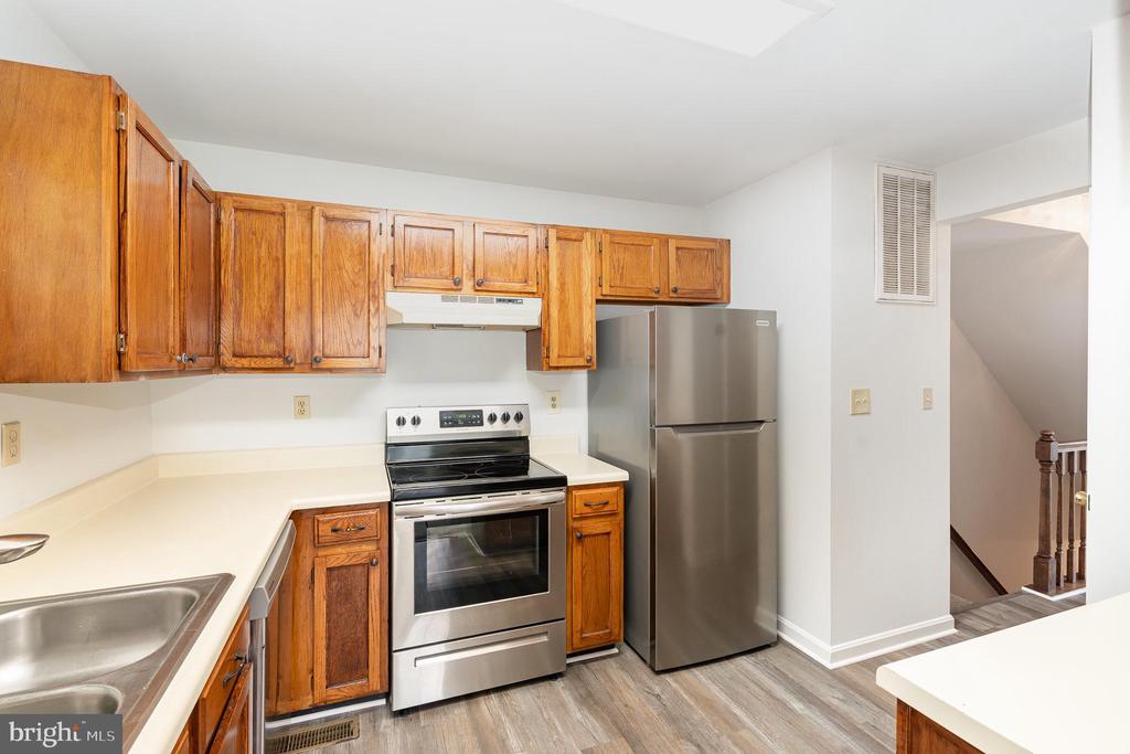 8 Tall Oaks Ct
