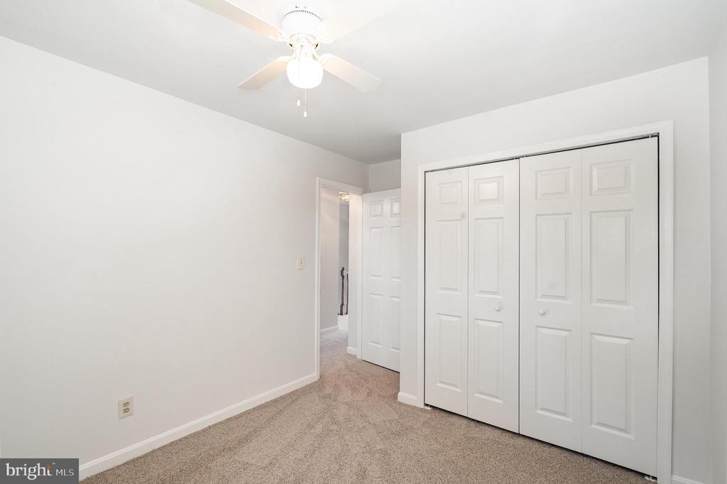 8 Tall Oaks Ct