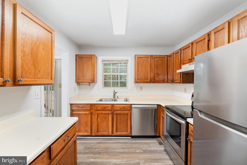 8 Tall Oaks Ct