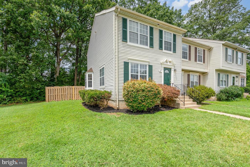 8 Tall Oaks Ct