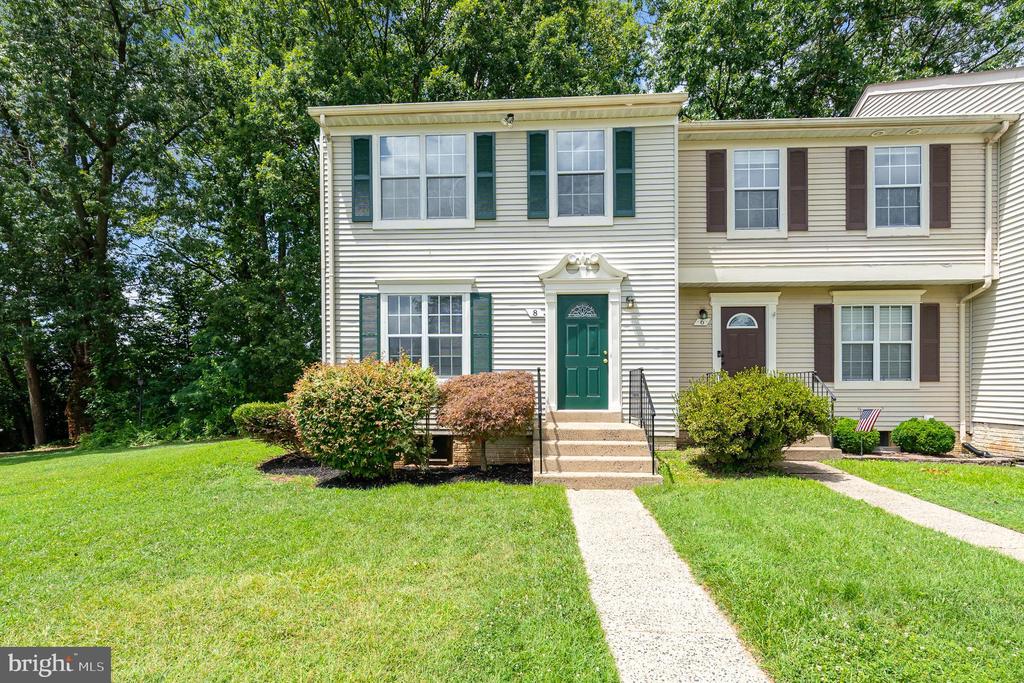 8 Tall Oaks Ct