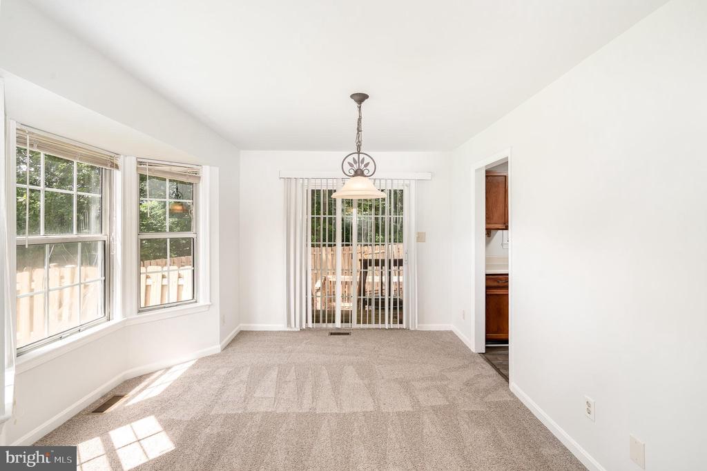 8 Tall Oaks Ct