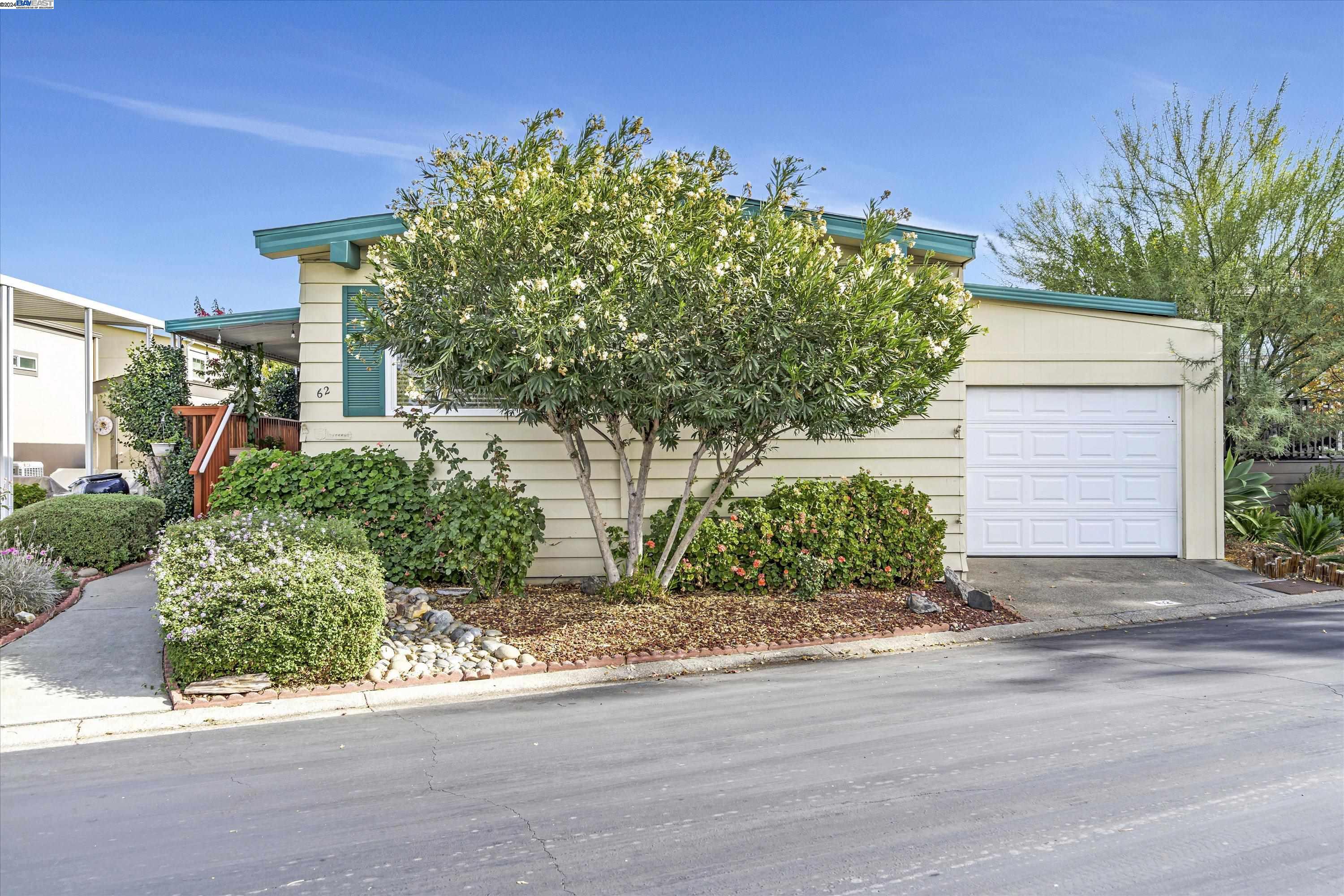 3263 Vineyard Ave # 62