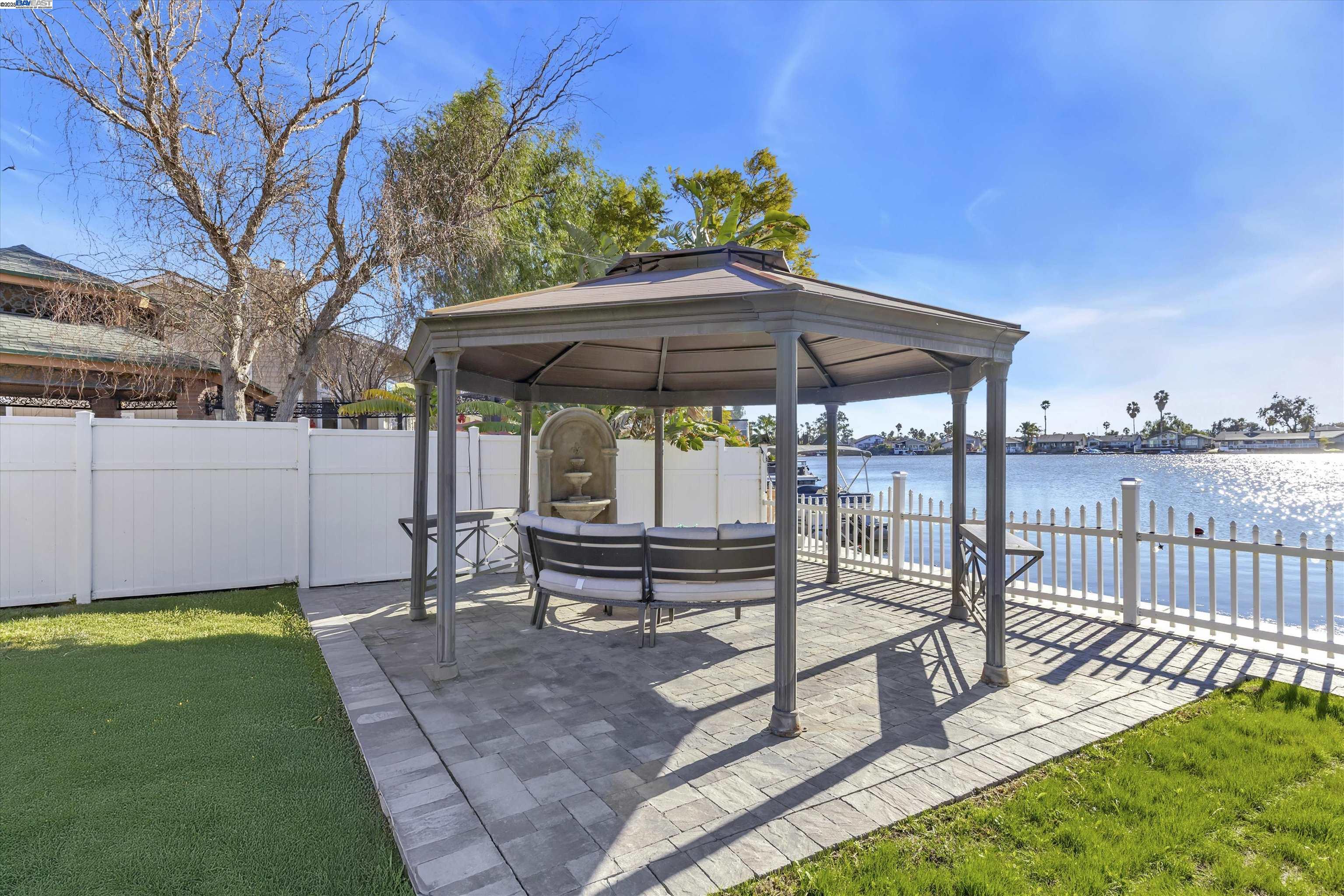 725 Discovery Bay Blvd