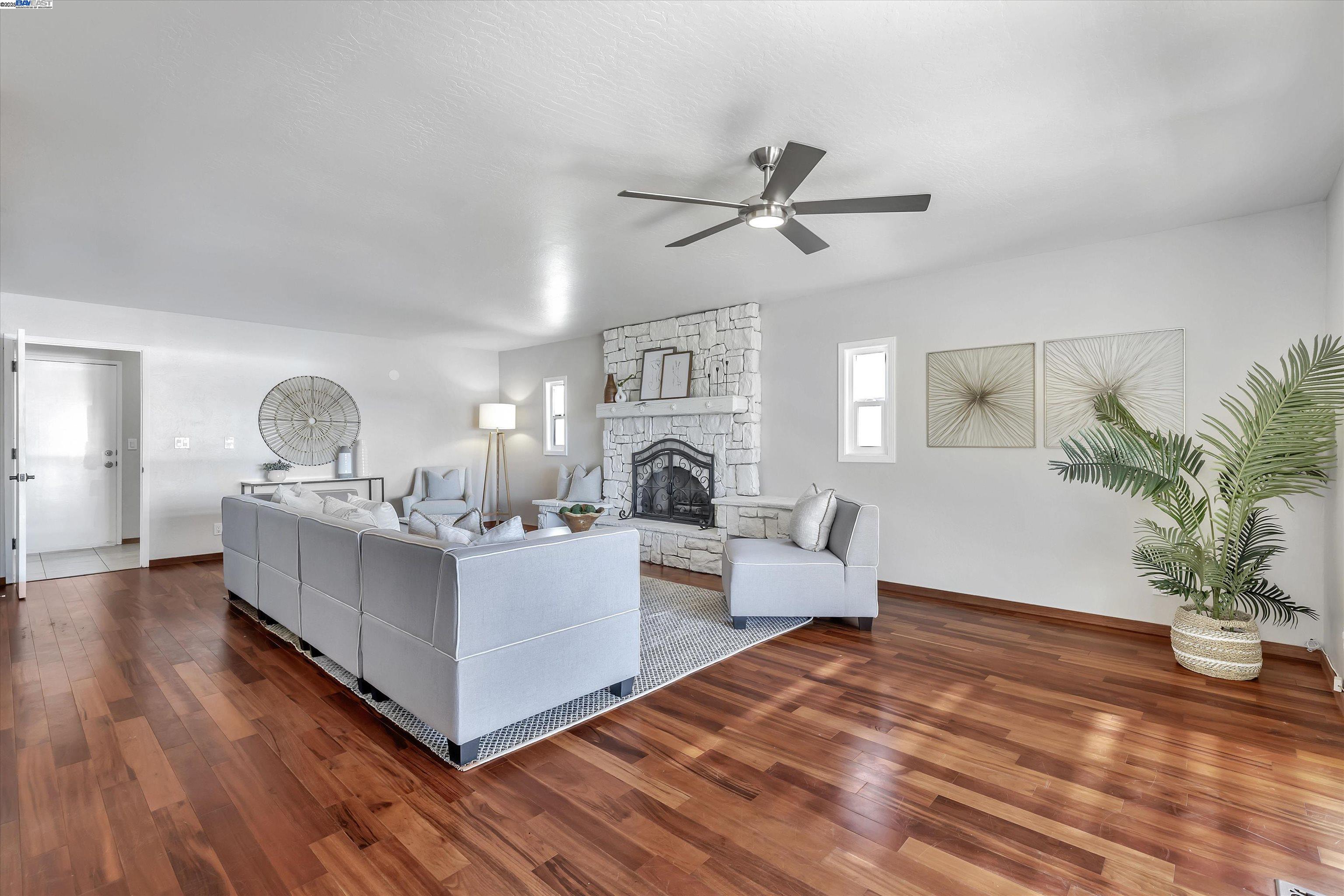 725 Discovery Bay Blvd