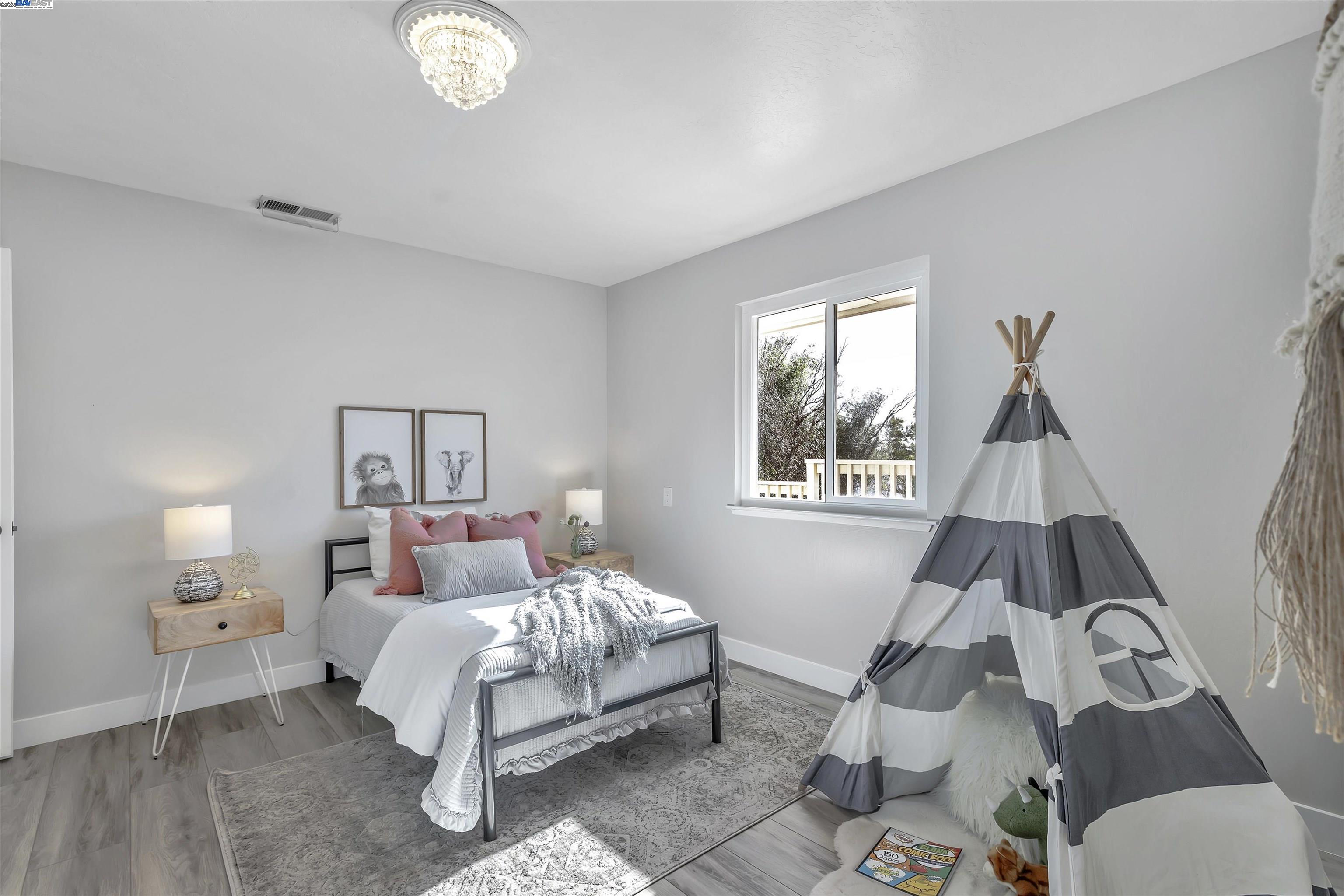 725 Discovery Bay Blvd