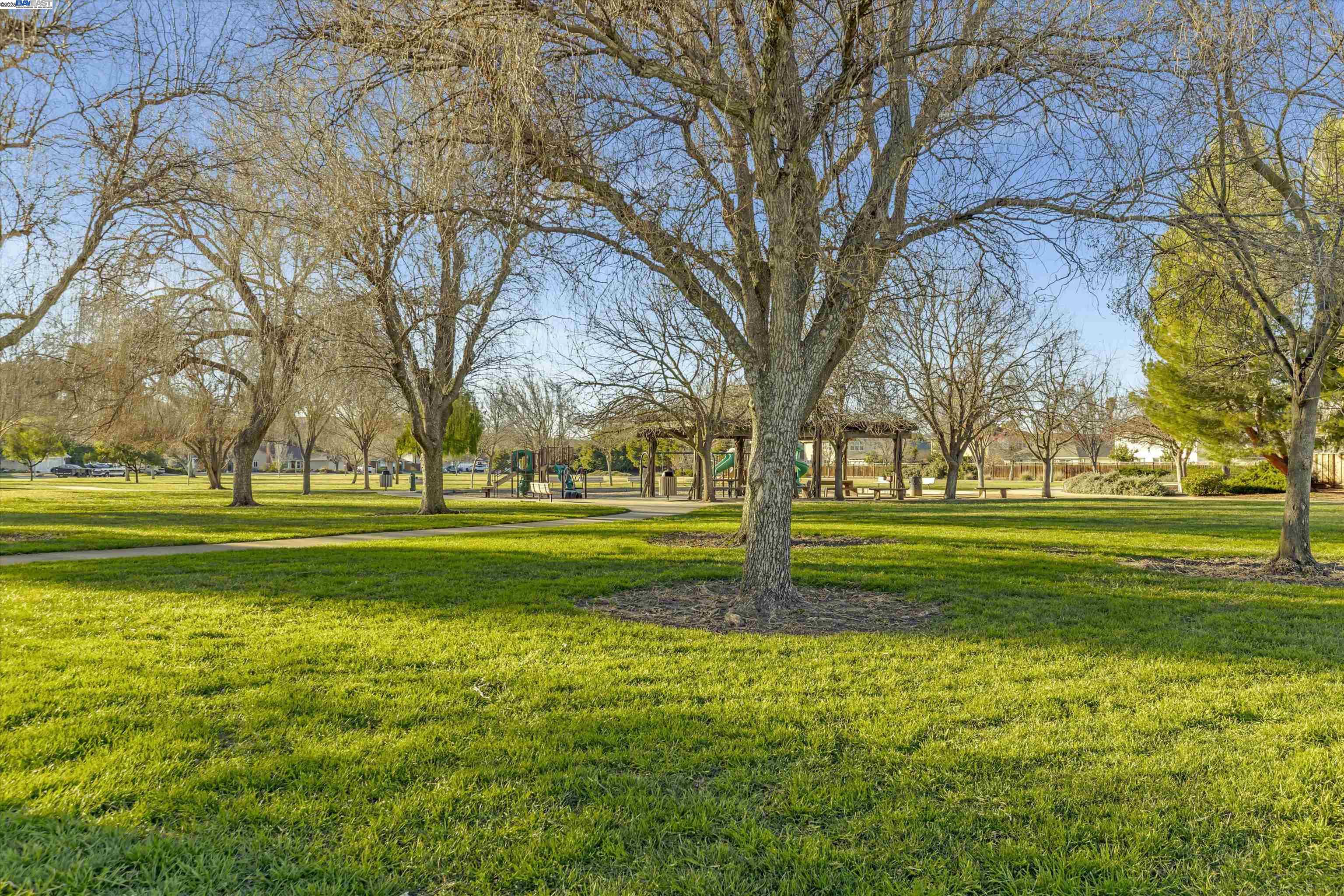 4777 Apple Tree Cmn