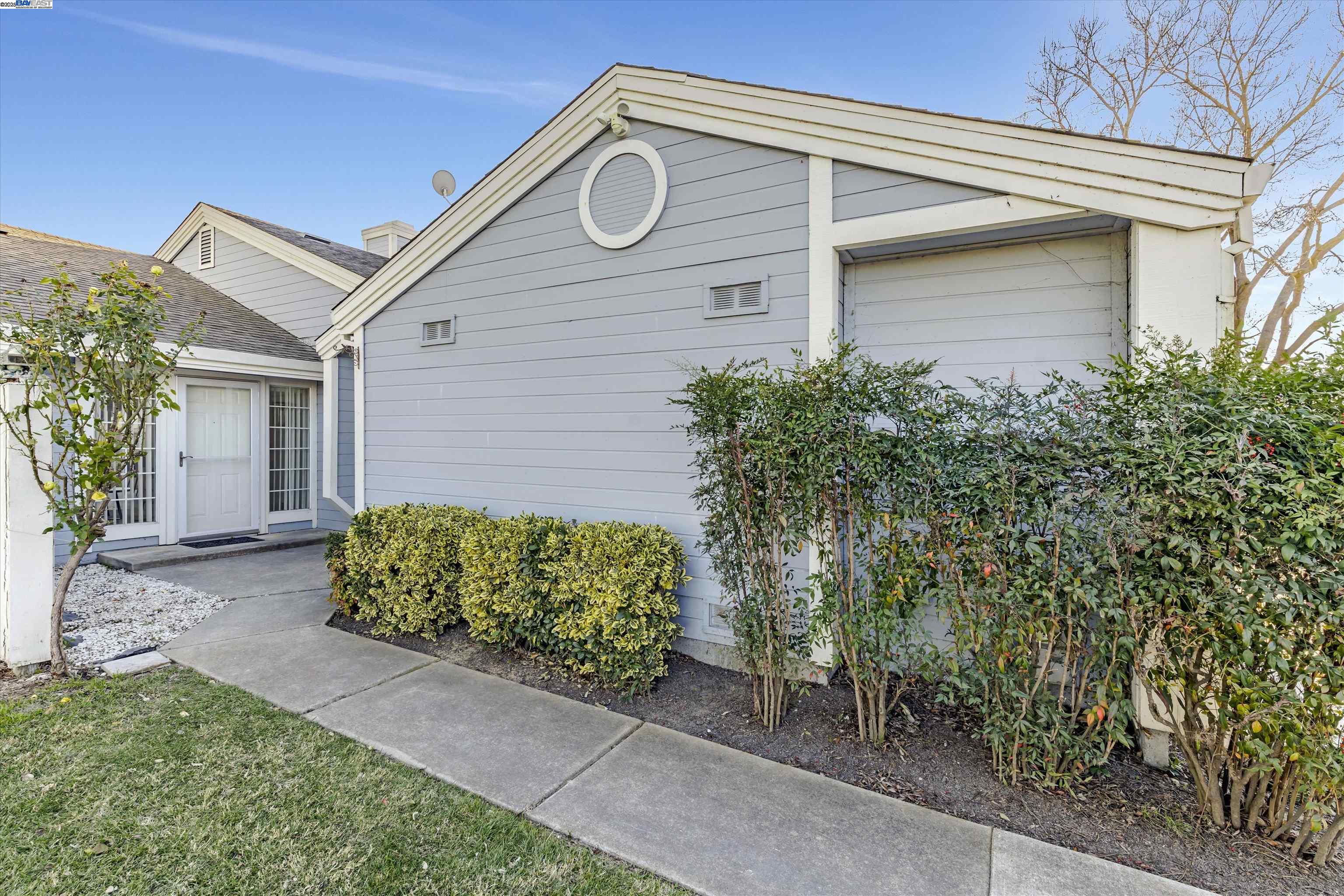 4777 Apple Tree Cmn