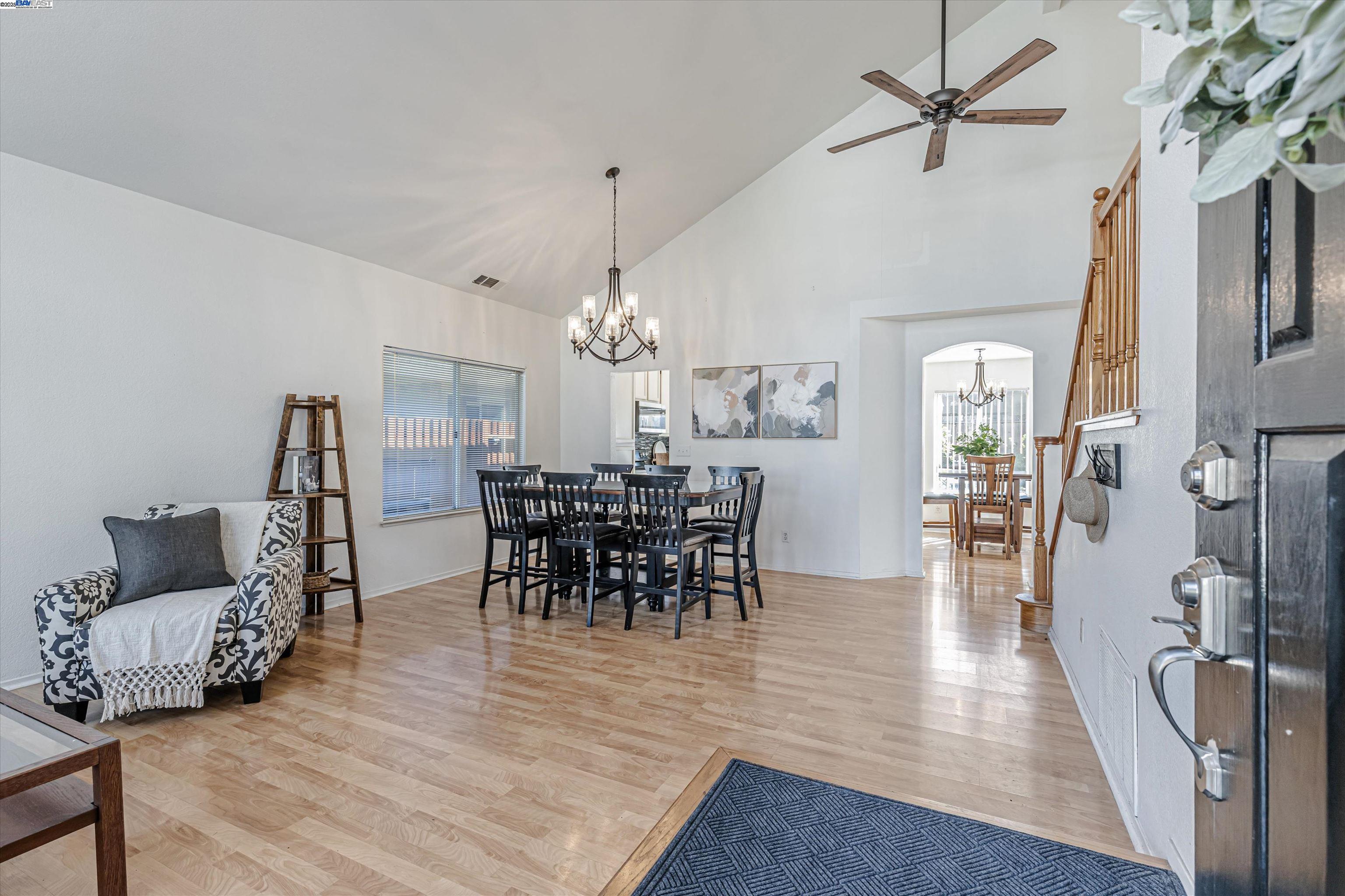 112 Machado Ct