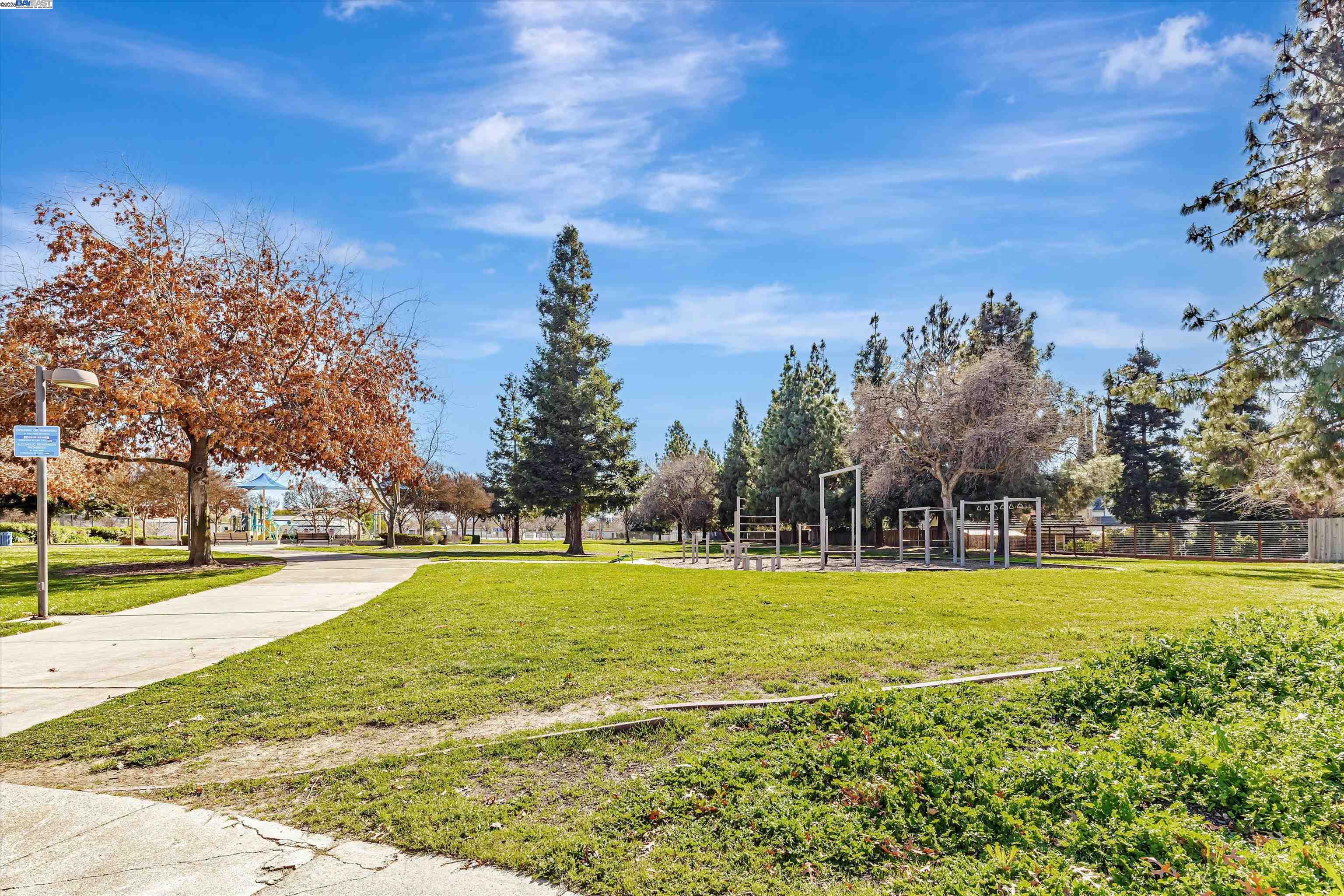 112 Machado Ct