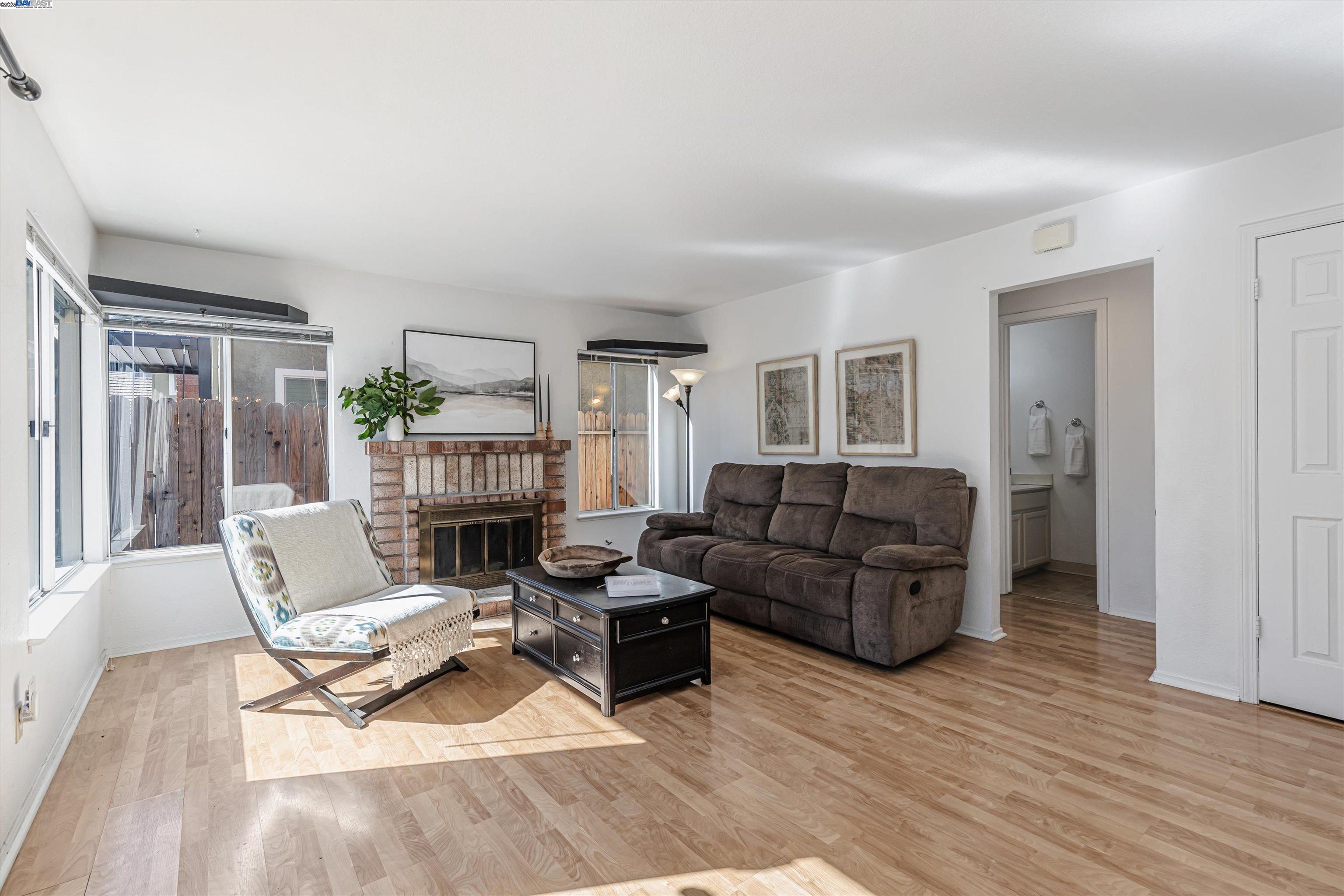 112 Machado Ct